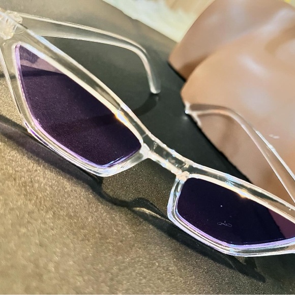 New! Cat Eye Frame - Picture 4 of 5